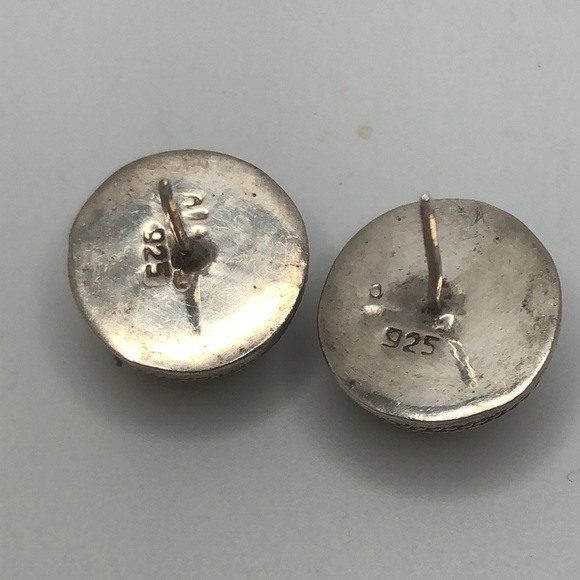 Vintage Bee Hive Design Studs Earrings 925 Sterling mark - Picture 2 of 7